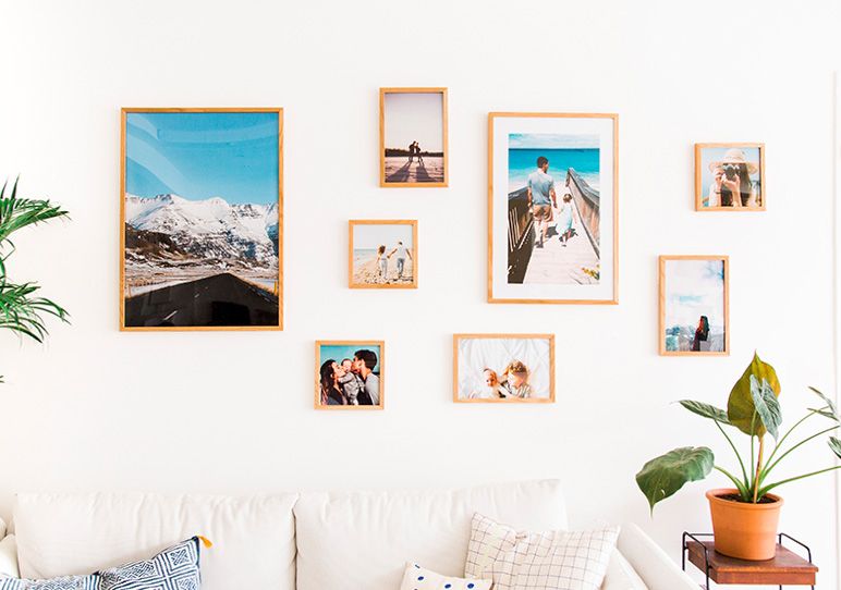 Una bonita decoración de pared con cuadros de fotos personalizados -  Montadito Cheerz